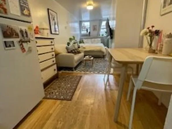232 E 2nd St, New York, NY