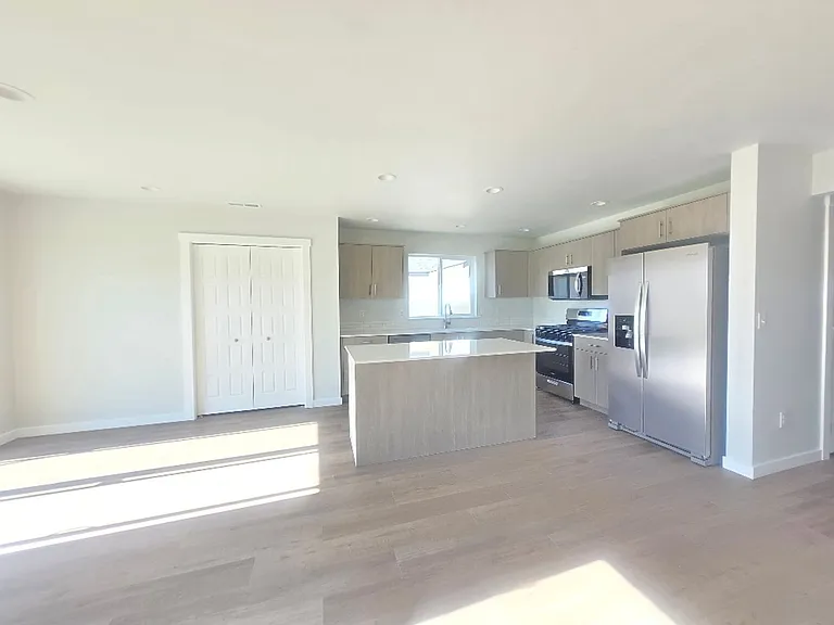 15276 Fuchsia Ave — Photo 6