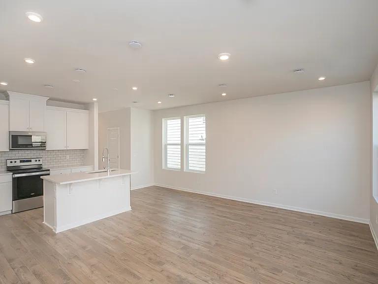5342 Bellflower Hls — Photo 10