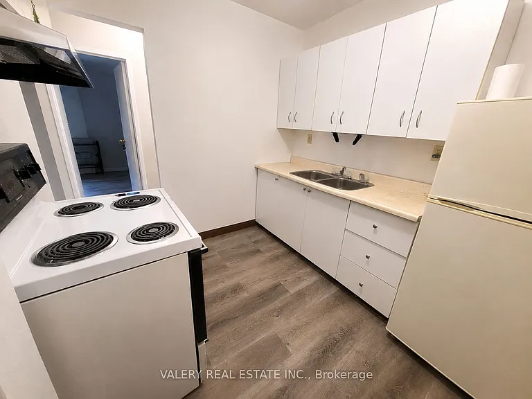 1099 Henry Ford Centre Dr — Photo 2