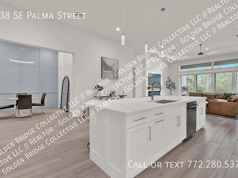 138 SE Palma St — Photo 5