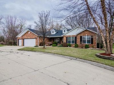 8 Forest Hill Ct, Glen Carbon, IL, 62034