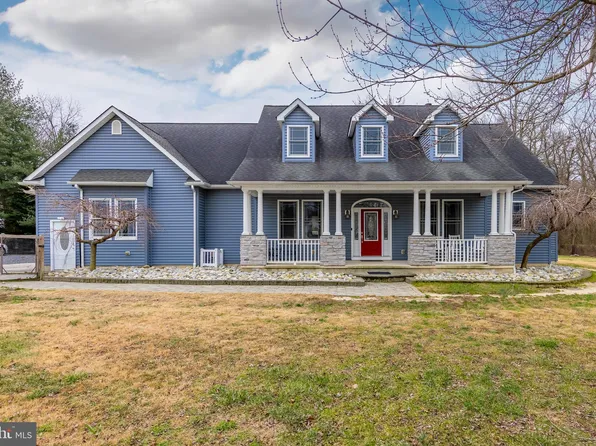 432 Erie Ave, Carneys Pt, NJ 08069