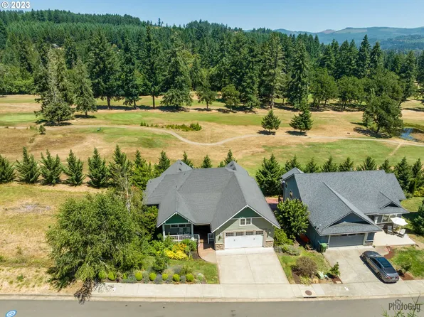 940 Holly Ave, Cottage Grove, OR 97424