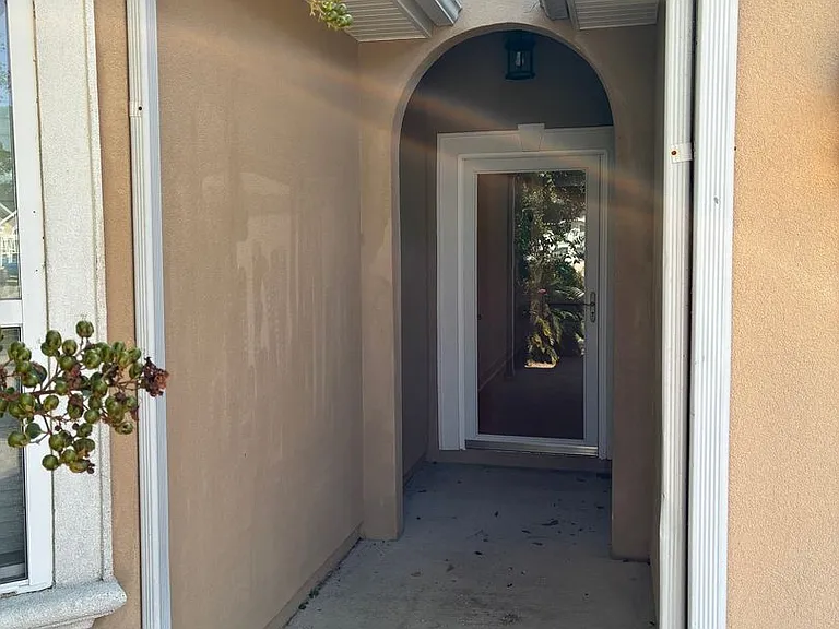 541 Eagle Blvd — Photo 2