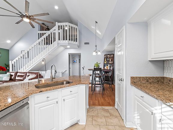 4th image of 13700 RICHMOND PARK Drive N #1306