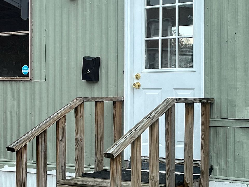 1st image of 706 Solar Ln