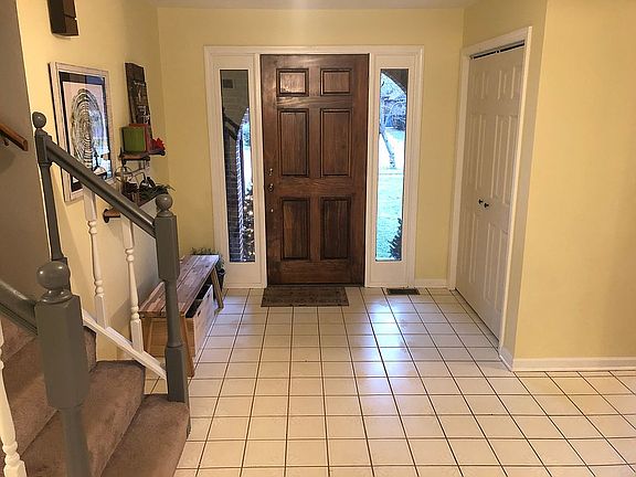3rd image of 709 Plentywood Ln