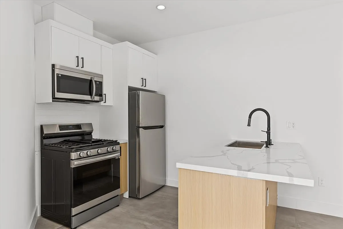 1 bed, $2,995 — Photo 4