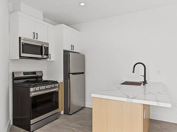 4th image of 12775 Zanja St #12775