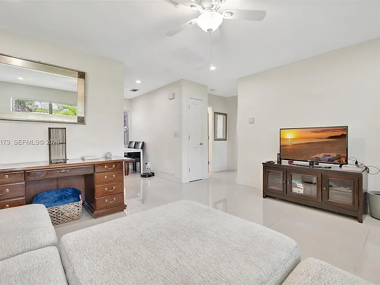 1500 SW 6th Ave #1500 — Photo 11