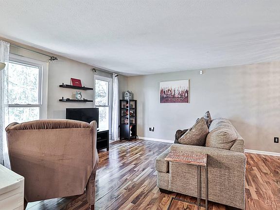 3rd image of 1786 Woodpine Ln