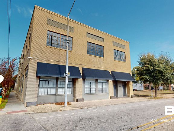 2nd image of 308 Saint Louis St #101