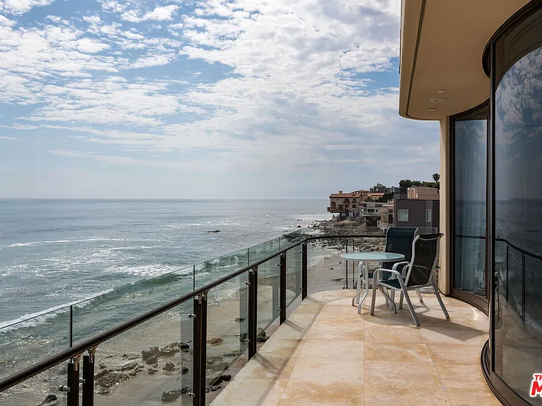 24230 Malibu Rd — Photo 18