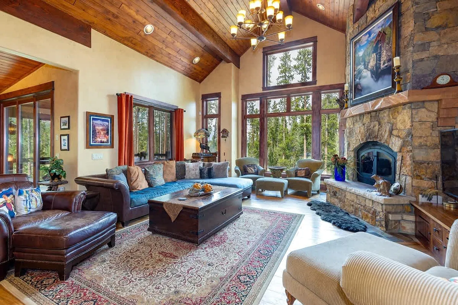 4 bed, 4.0 bath, $15,938 — Photo 1