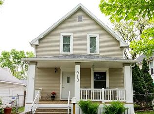 913 7th St SW, Cedar Rapids, IA 52404