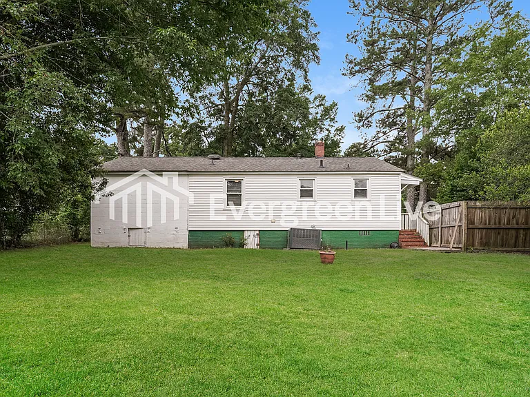 129 Winburn St — Photo 15