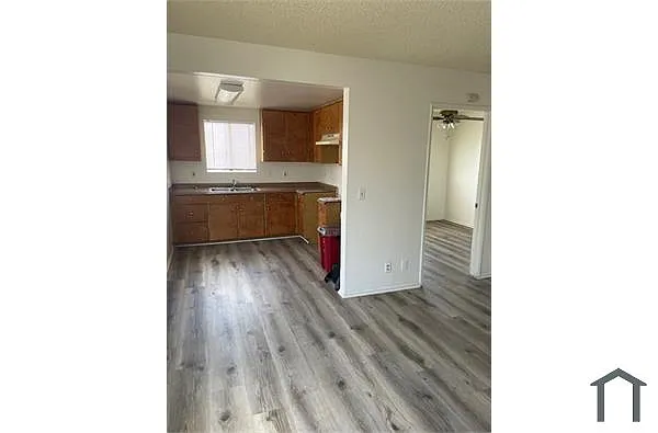 Building Photo - 1515 W 84th Pl
