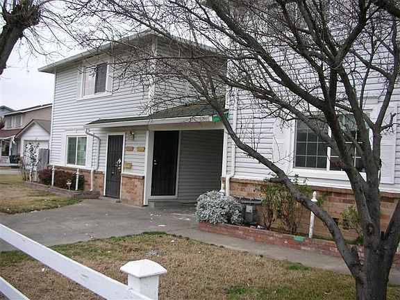 4th image of 1012 Roanoke Ave