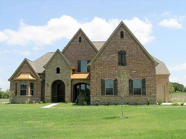 1st image of 305 Diamond Rose Dr