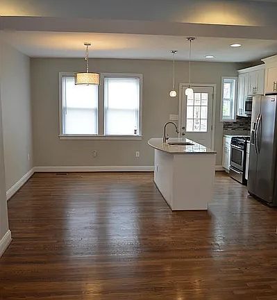 open kitchen dinning rm/living rm
