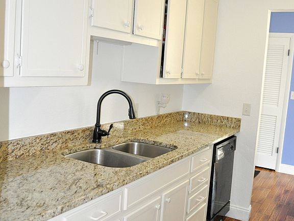 4th image of 107 Redman Ct
