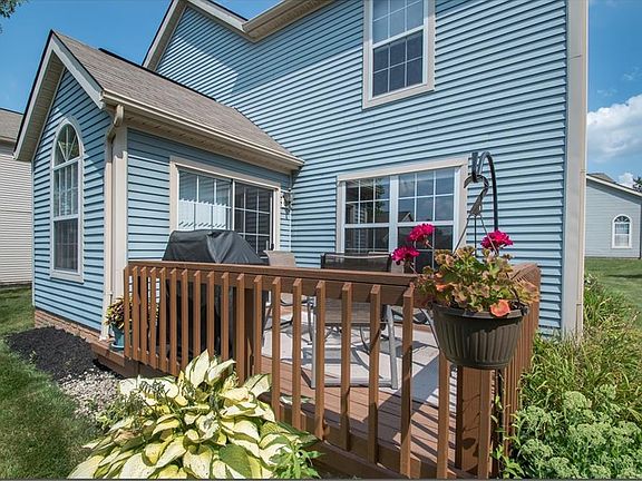 3rd image of 8683 Foxwood Ln