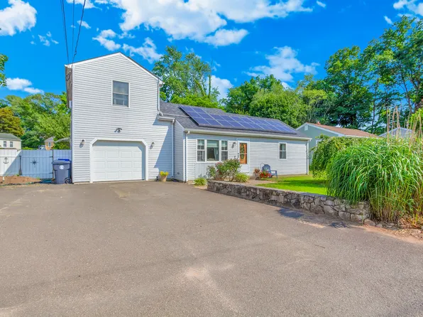 16 Cadwell Place, Branford, CT 06405