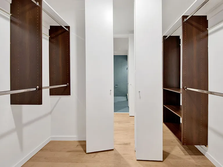 1147 N Clark St #206 — Photo 34