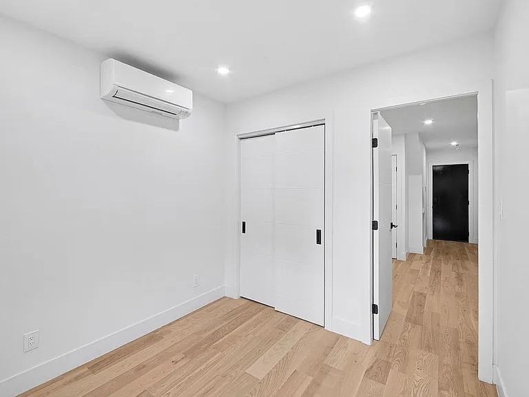 183 Green St #2R — Photo 4