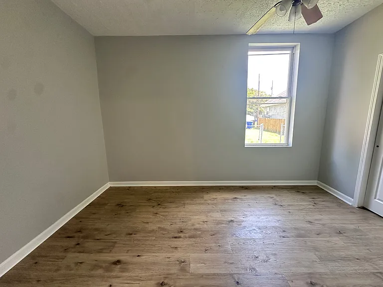 684 Williams Ave — Photo 6