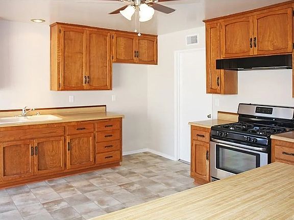 2nd image of 10715 El Silbido Ave