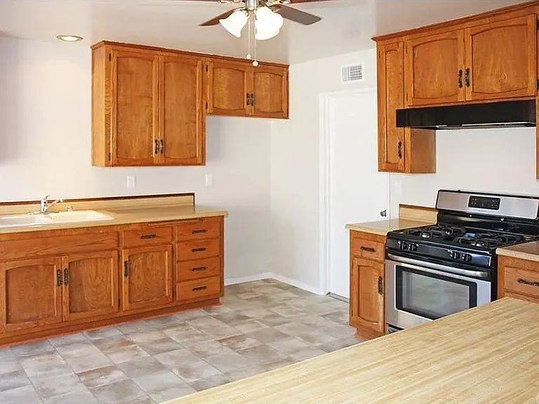10715 El Silbido Ave — Photo 2