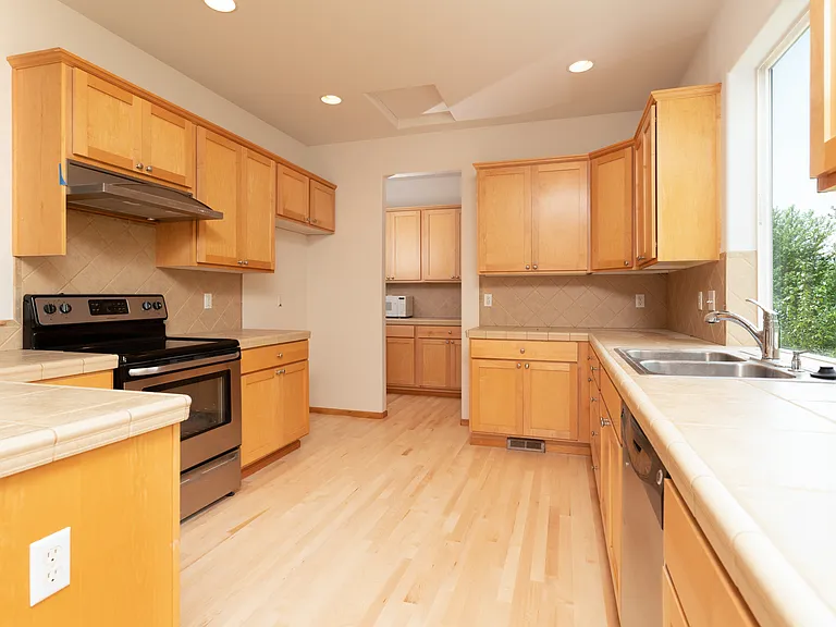 9448 S 196th Pl — Photo 14