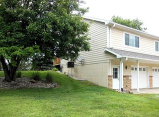 303 S Pearl St, Elk Point, SD 57025