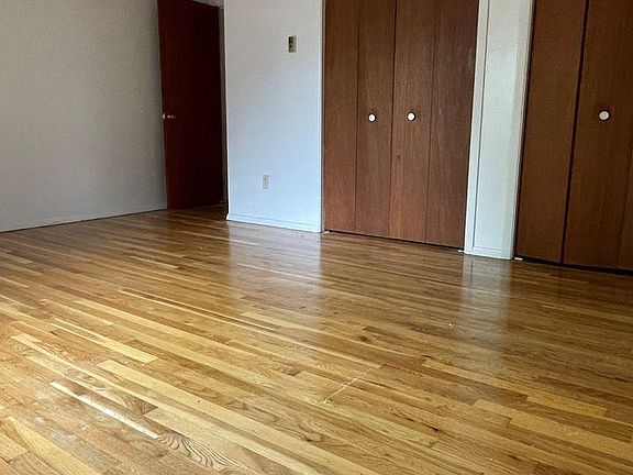 2nd image of 954 Schopmann Dr #D