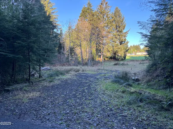2040 SE Lucy Ln, Waldport, OR 97394