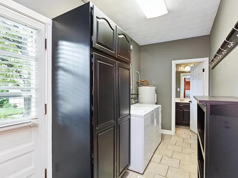 1605 Redwood Way — Photo 13