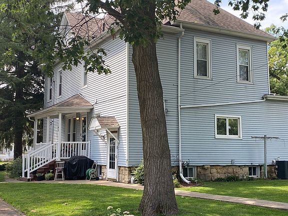3rd image of 411 S Sterling St