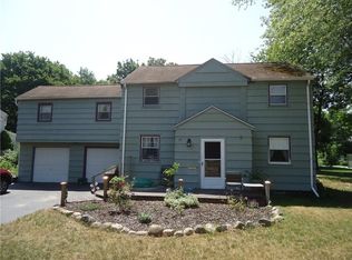 17 Belvedere Dr, Rochester, NY 14624