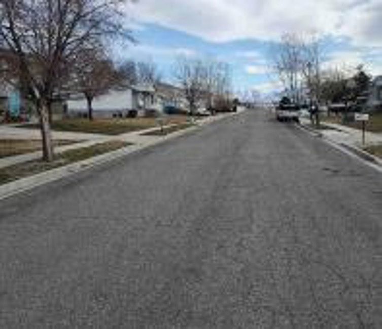 Exterior Neighborhood (street photo)
