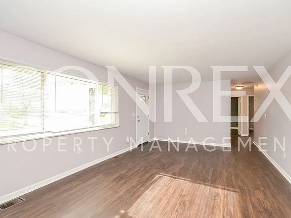 3rd image of 449 Glenview Dr