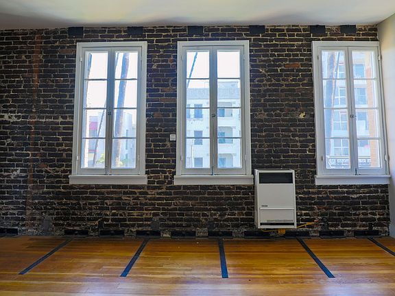 2nd image of 531 S Kenmore Ave APT 300