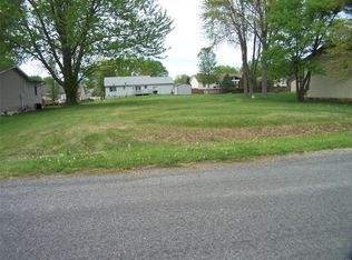 930 Holiday Point Pkwy, Edwardsville, IL 62025