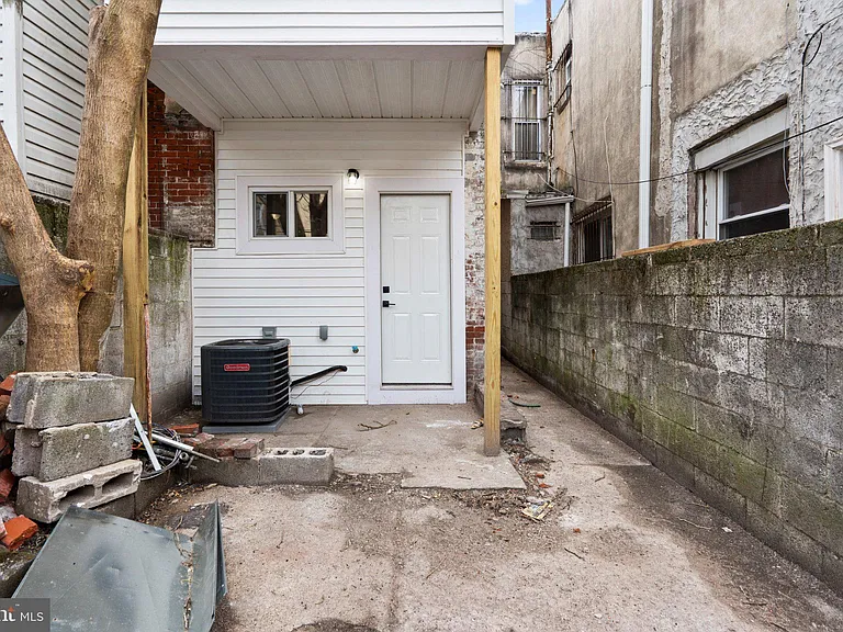2055 Dickinson St — Photo 20