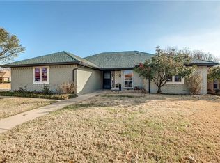 301 Bodart Ln, Fort Worth, TX 76108