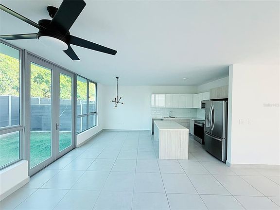 4th image of Urb Riviera Ct #57