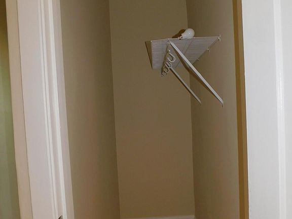 4th image of 558 Elmwood Ave #2A