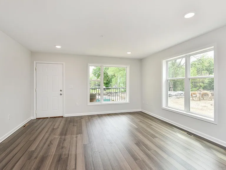 1625 Marshall St Ne — Photo 4