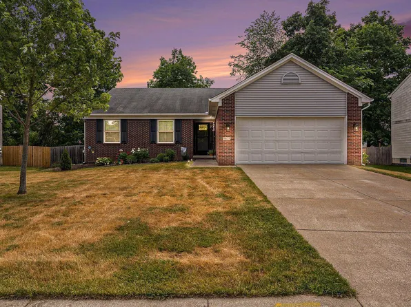 9025 Timbercrest Ln, Whitmore Lake, MI 48189